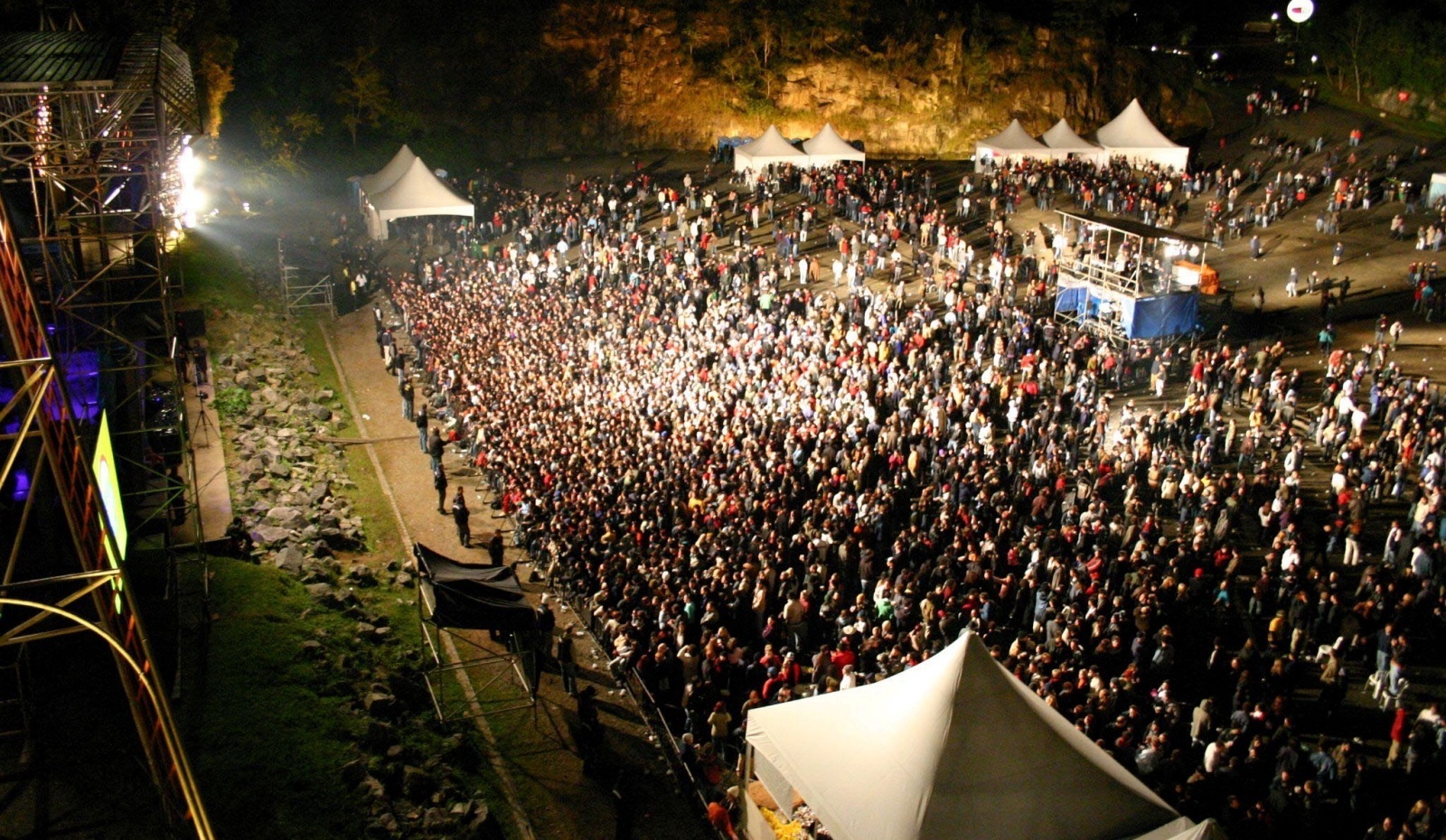 Curitiba é proibida de autorizar shows na Pedreira em dias de