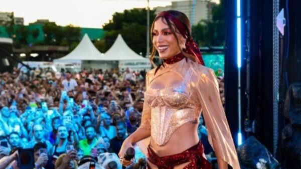 01 anitta-se-apresenta1