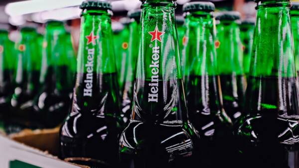 1 heineken economia circular shutterstock