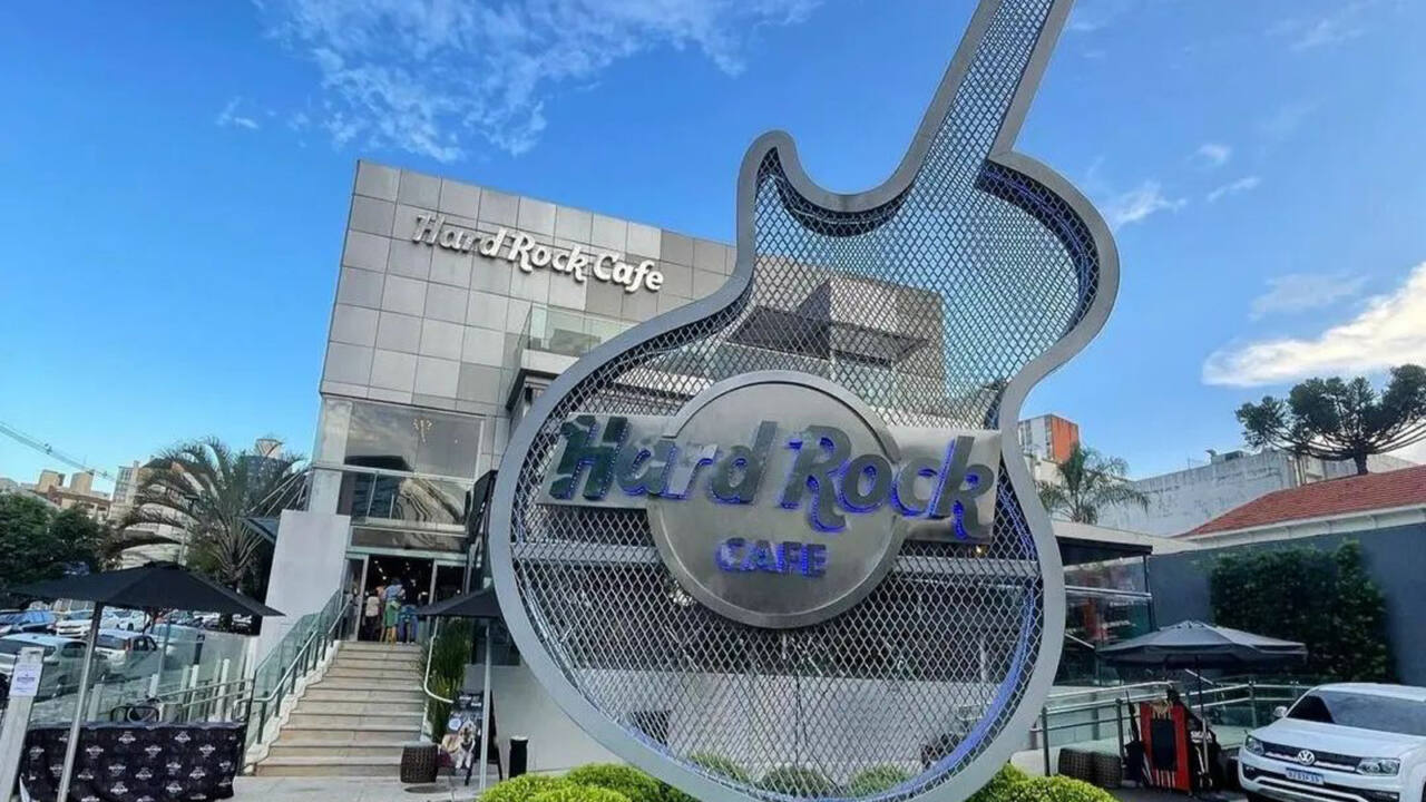 Hard-Rock-Cafe-Curitiba-e-Super-Sale-se-unem-para-promover-oportunidades-a-marcas-e-clientes
