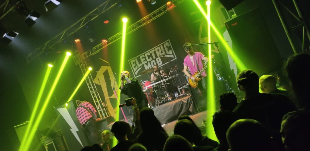 Electric Mob, banda Paranaense