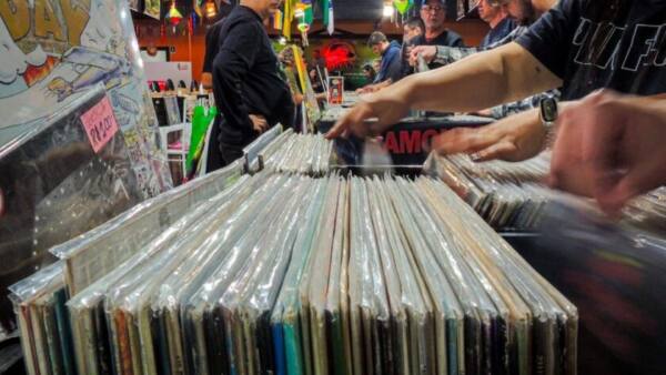 Feira de Vinil, Colecionáveis & Variedades de Curitiba