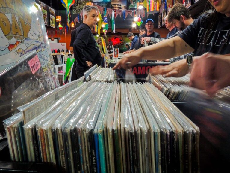 Feira de Vinil, Colecionáveis & Variedades de Curitiba