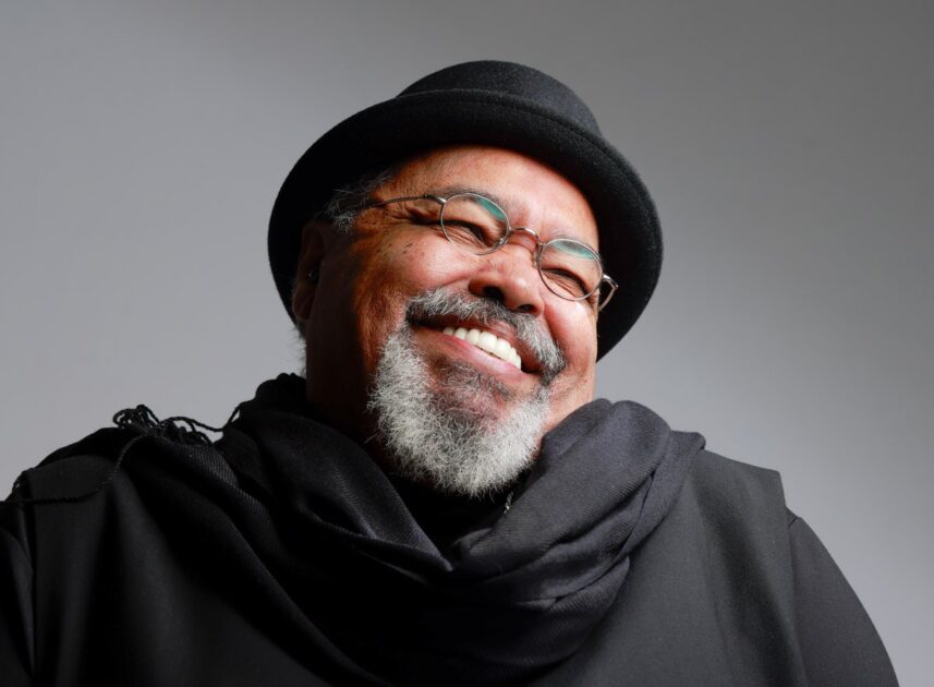 Jorge Aragão comemora 50 anos de carreira em Curitiba