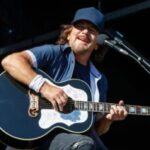 Pearl Jam Enfrenta Transição com Saída do Baterista Matt Cameron