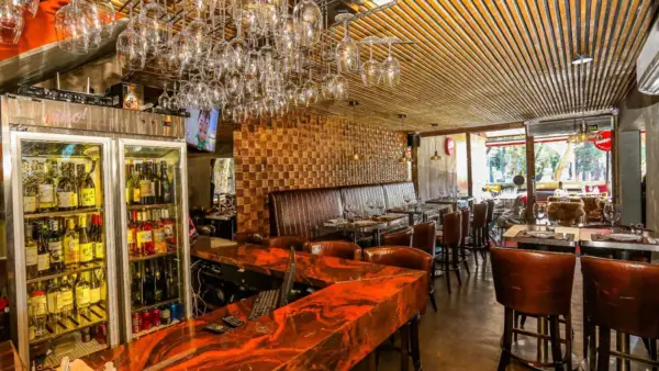 Vino! Batel transmite Brasil x Haiti com promoções especiais em Curitiba nesta sexta-feira