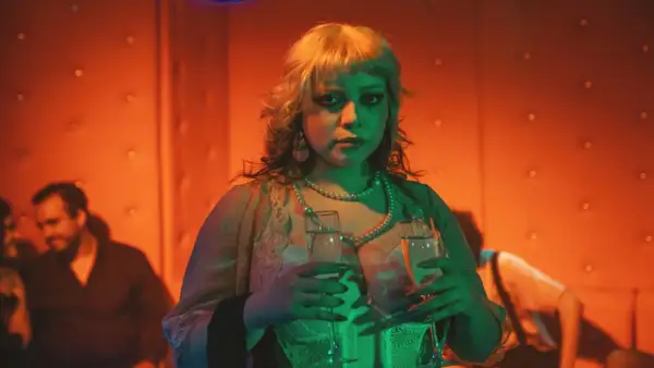 Lia Kapp lança single Burn This House Down em 5 de agosto em Curitiba
