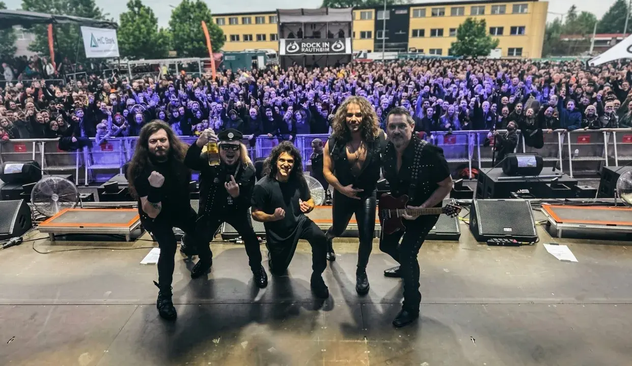 Riot V faz show pela primeira vez em Curitiba na Ópera de Arame, dia 11 de julho