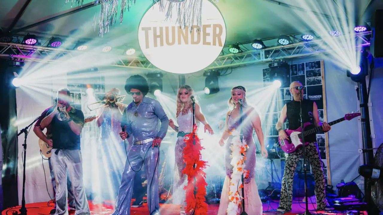 Curitiba: Thunderstruck no Crossroads tem entrada gratuita e programação a partir das 14h