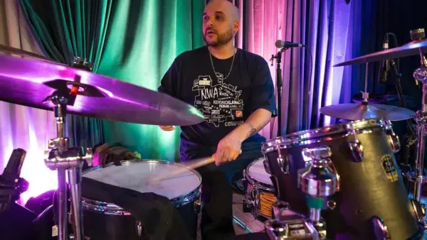 Baterista de Ed Motta, Ivan Castro recebe músicos da banda em workshow na 180bpm em Curitiba