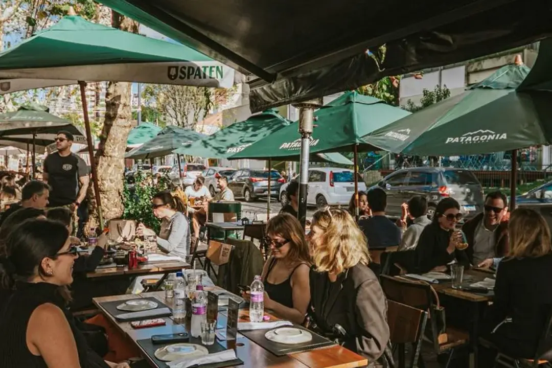 Cantuca Brasero & Bar tem folk e blues ao vivo nas quintas-feiras de inverno em Curitiba