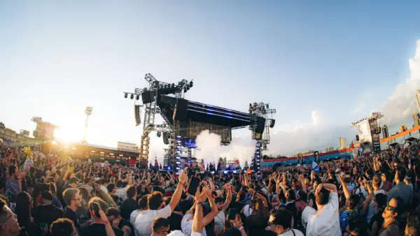 Anitta apresenta Ensaios da Anitta em Curitiba no Estádio Durival Britto em janeiro de 2027
