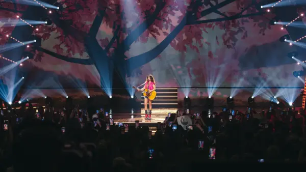 Paula Fernandes faz show da turnê '30 & Poucos Anos' em Curitiba em março de 2027